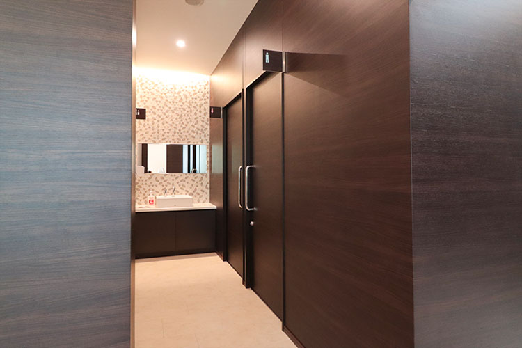 トイレ＆パウダーコーナー